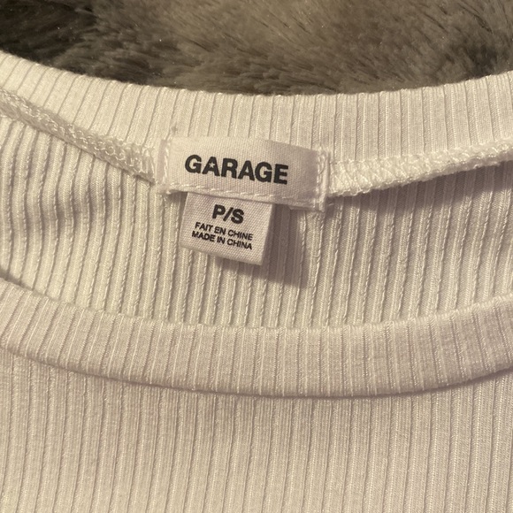 Garage white sinch bottom baby tee - Picture 3 of 3